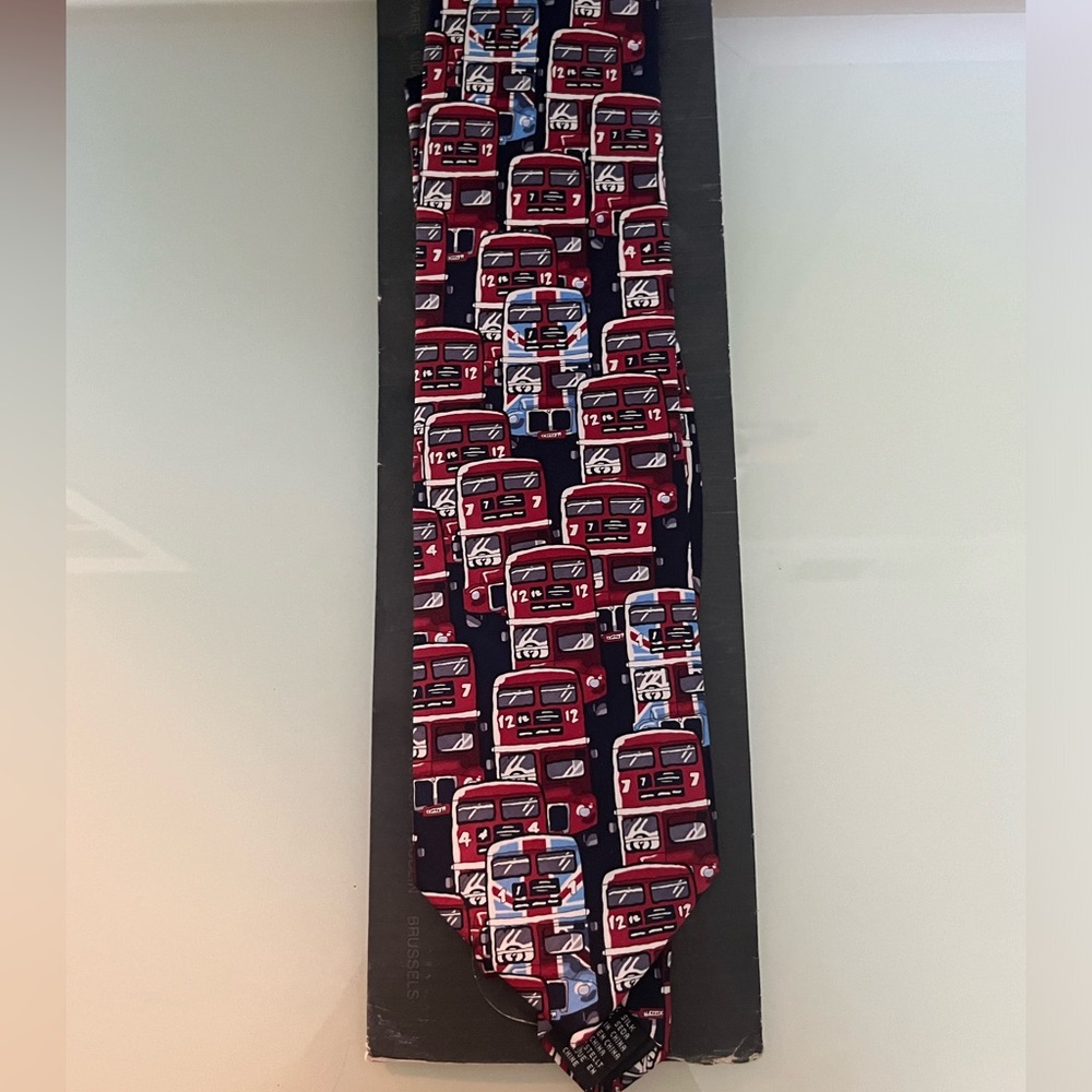 Vintage London bus tie